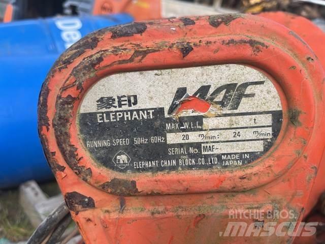 Elephant Siltanosturit