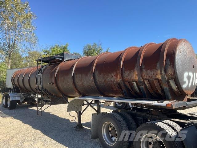 Etnyre  MTV (Material transport vehicle)