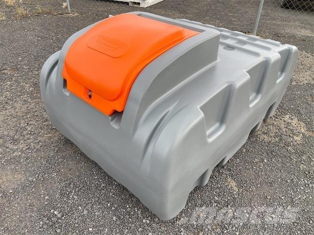  EXEQ DD1000 Polttoaine- ja lisäainesäiliöt