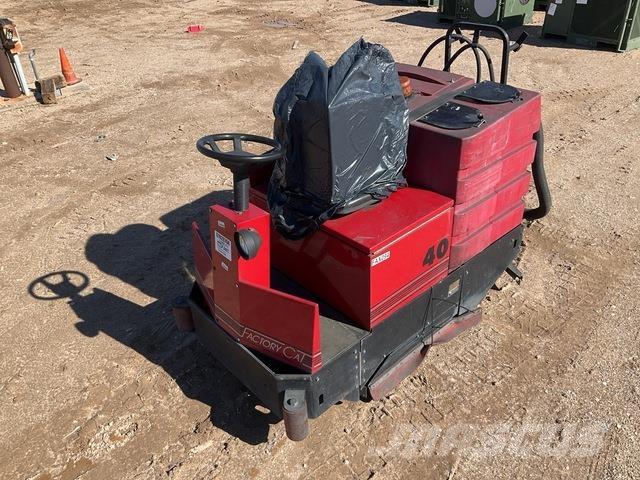 Factory Cat  Lakaisukoneet sisäkäyttöön