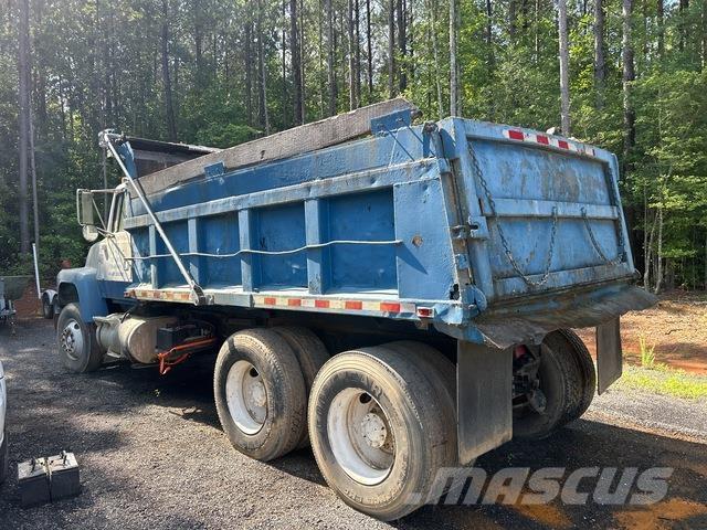 Ford 8000 Sora- ja kippiautot