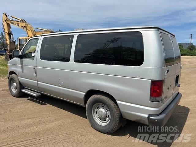 Ford E-150 Henkilöautot
