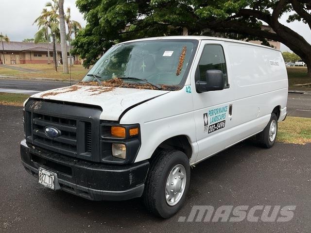 Ford E-150 Pakettiautot