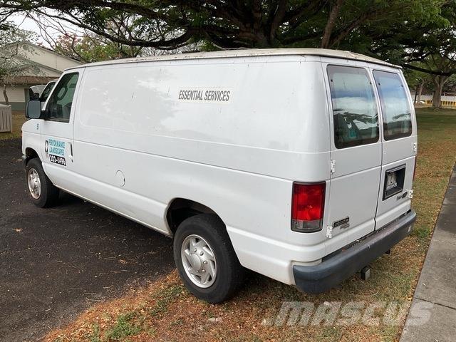 Ford E-150 Pakettiautot