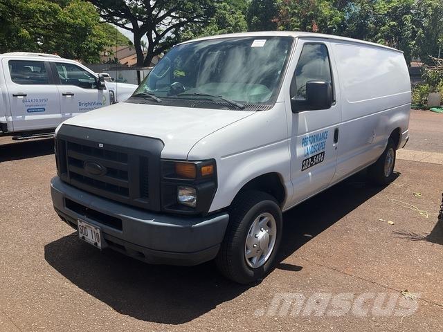 Ford E-150 Pakettiautot