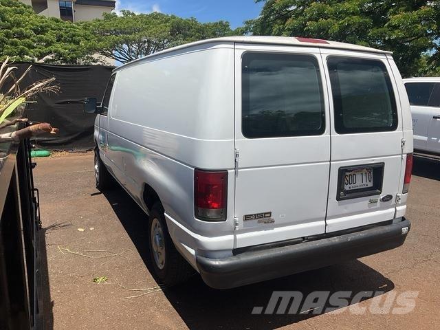 Ford E-150 Pakettiautot