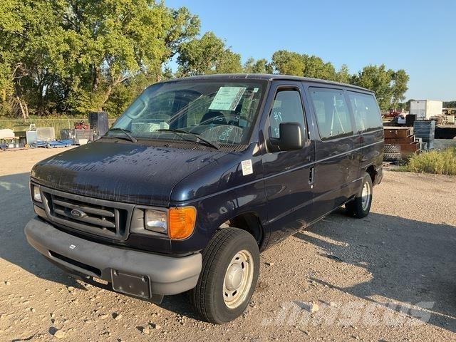 Ford E-150 XL Henkilöautot