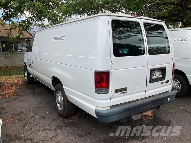 Ford E-250 Pakettiautot