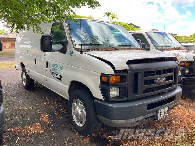 Ford E-250 Pakettiautot