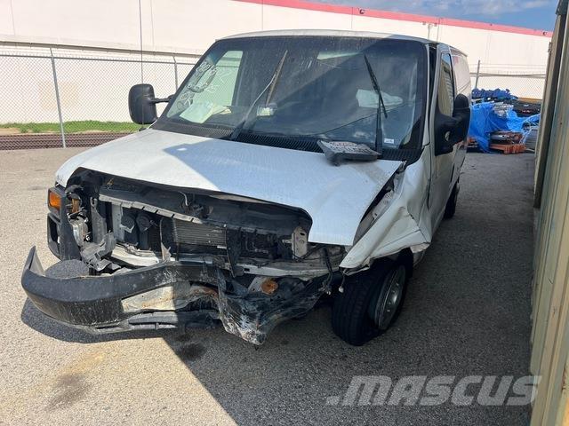 Ford E-250 Pakettiautot