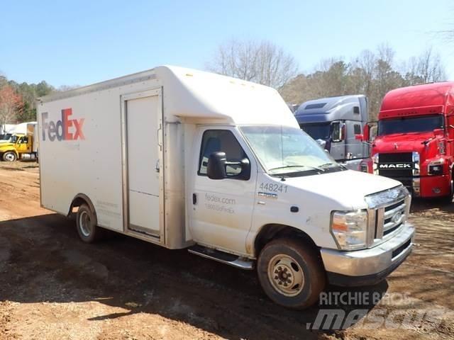 Ford E-350 Umpikorikuorma-autot