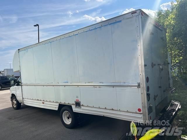 Ford E-350 Jakeluautot