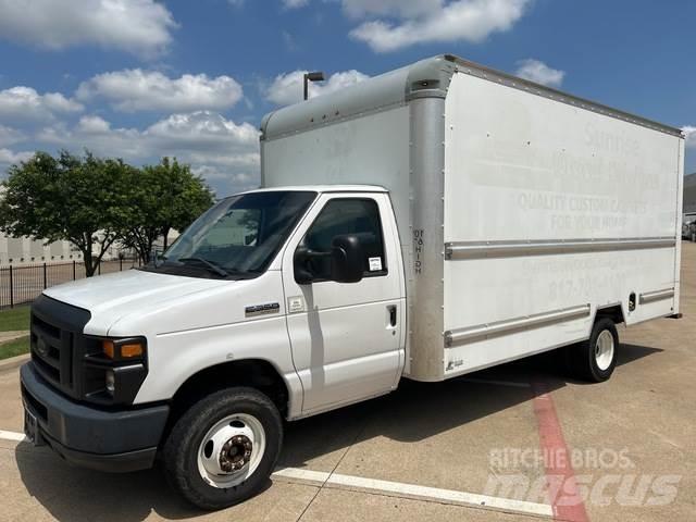 Ford E-350 Umpikorikuorma-autot