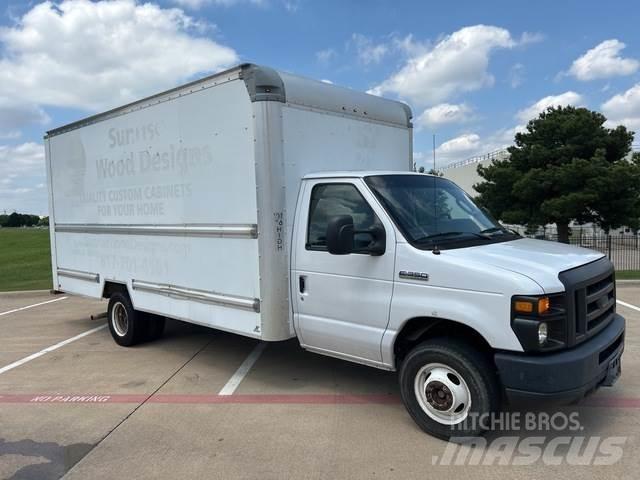 Ford E-350 Umpikorikuorma-autot