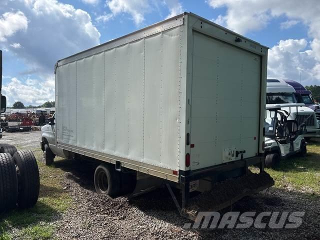 Ford E-350 Umpikorikuorma-autot