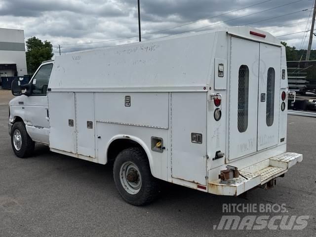 Ford E-350 Lava-autot
