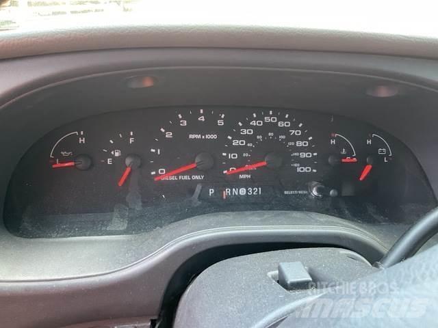 Ford E 350 Pakettiautot