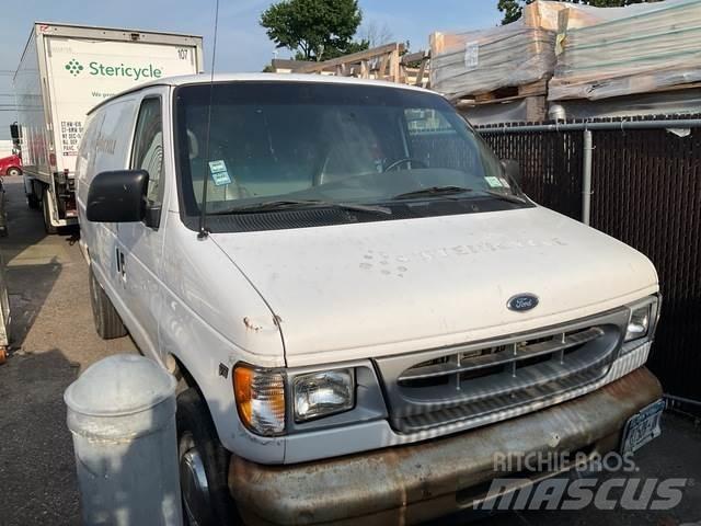 Ford E-350 Pakettiautot
