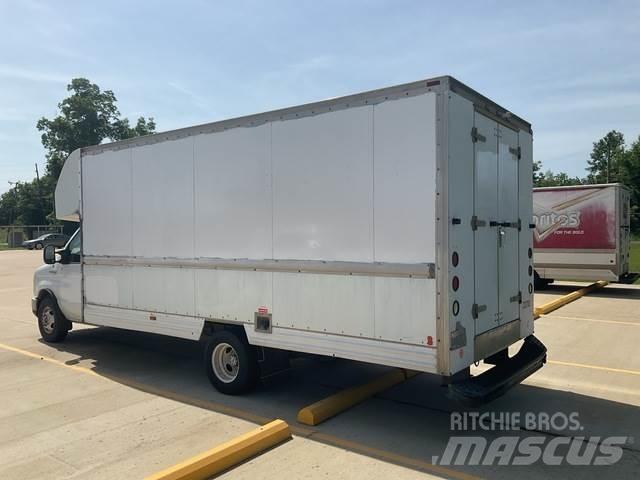 Ford E-350 Pakettiautot