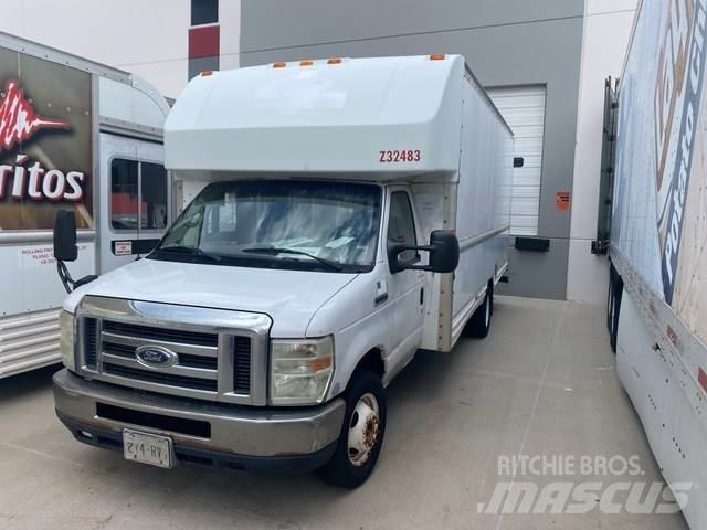 Ford E-350 Pakettiautot