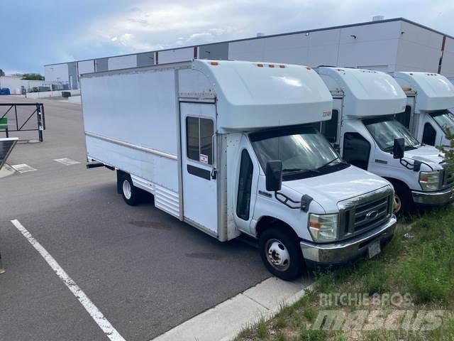 Ford E-350 Pakettiautot