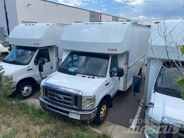 Ford E-350 Pakettiautot