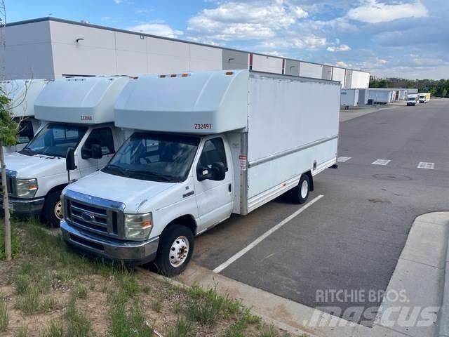 Ford E-350 Pakettiautot