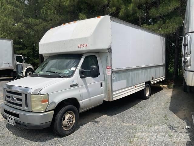 Ford E-350 Pakettiautot