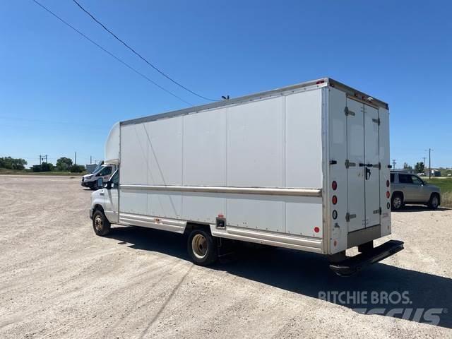 Ford E-350 Jakeluautot