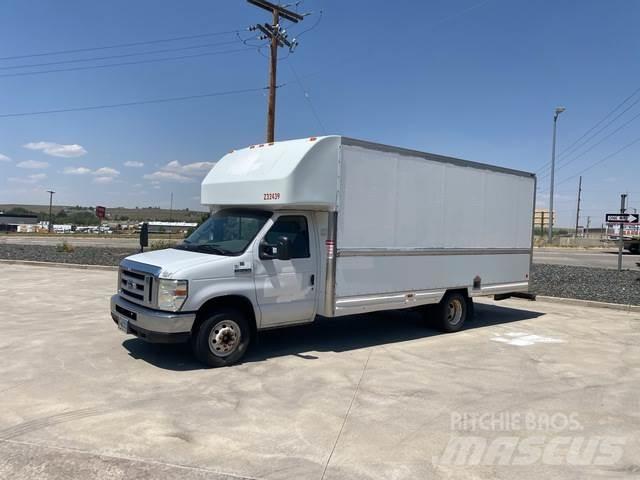Ford E-350 Pakettiautot