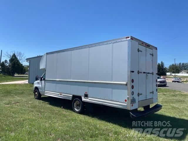Ford E-350 Jakeluautot