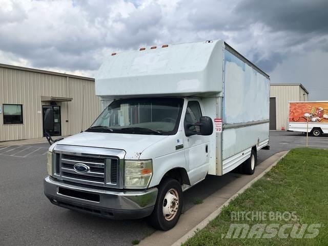 Ford E-350 Umpikorikuorma-autot