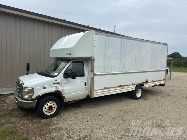 Ford E-350 Umpikorikuorma-autot