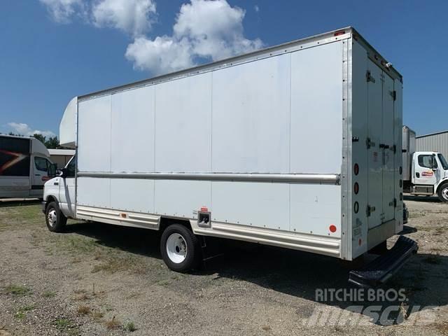 Ford E-350 Umpikorikuorma-autot