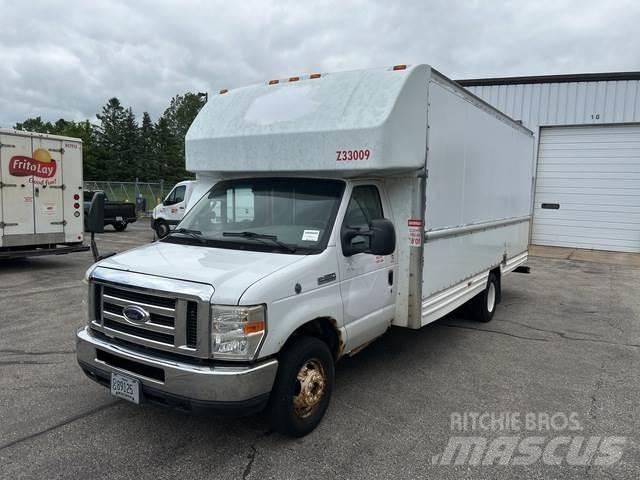 Ford E-350 Pakettiautot