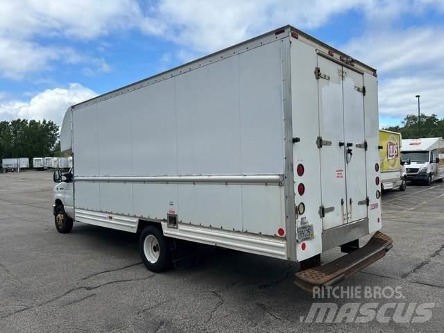Ford E-350 Pakettiautot