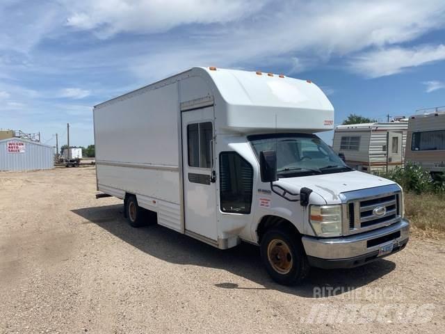 Ford E-350 Umpikorikuorma-autot