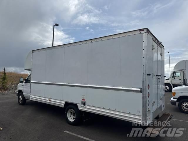 Ford E-350 Pakettiautot