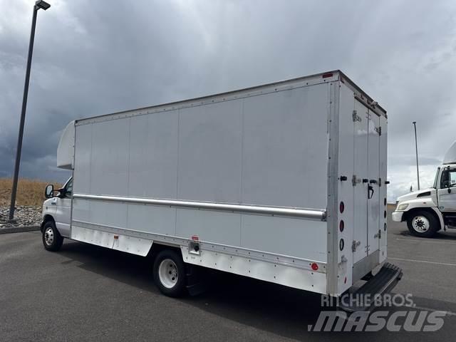 Ford E-350 Pakettiautot