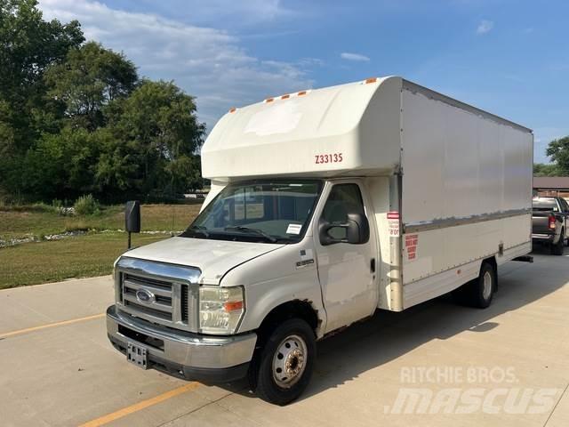 Ford E-350 Pakettiautot