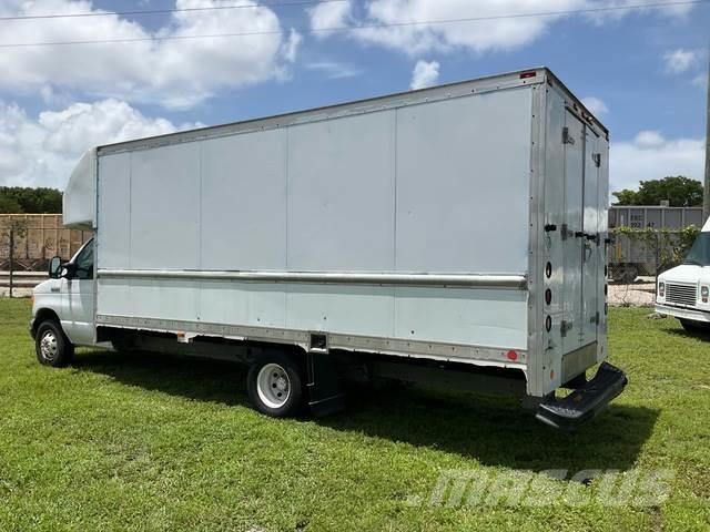 Ford E-350 Umpikorikuorma-autot