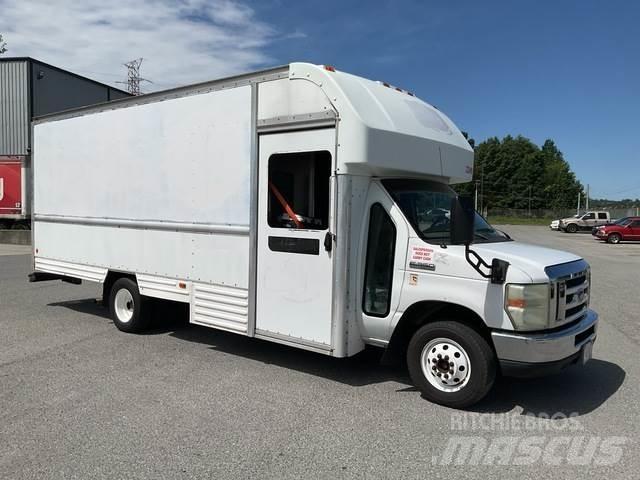 Ford E-350 Jakeluautot