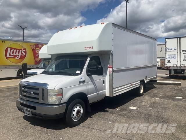 Ford E-350 Umpikorikuorma-autot