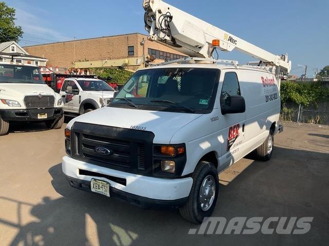 Ford E-350 Nostolava-autot
