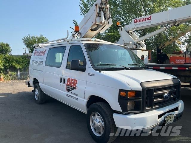 Ford E-350 Nostolava-autot