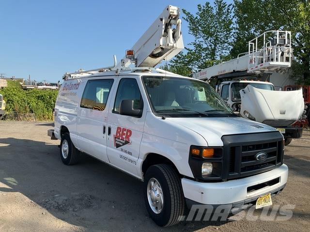 Ford E-350 Nostolava-autot