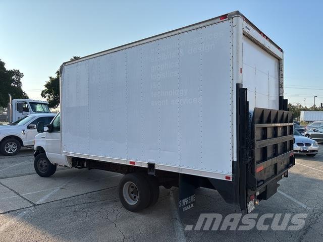 Ford E-350 Pakettiautot