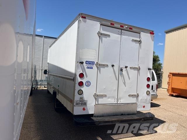 Ford E-350 Pakettiautot