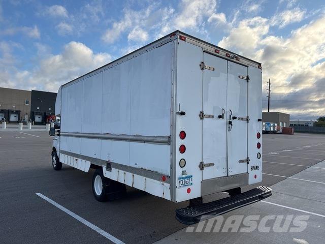 Ford E-350 Umpikorikuorma-autot