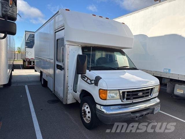 Ford E-350 Jakeluautot